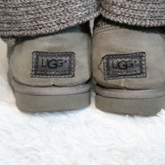 UGG Classic Cardy Button Detailed Sweater Knit Boots 5819 Gray Size 8 H12130 - Picture 5 of 11